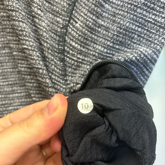 Lululemon Think Fast Pullover - Picture 4 of 5